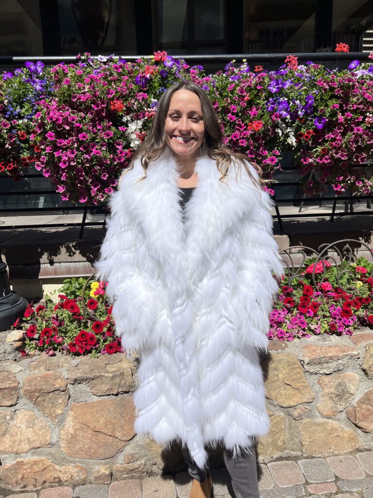 Our women's white raccoon jacket with dyed white rabbit accents combines elegance with comfort. Crafted from white raccoon fur, the jacket has a lush...