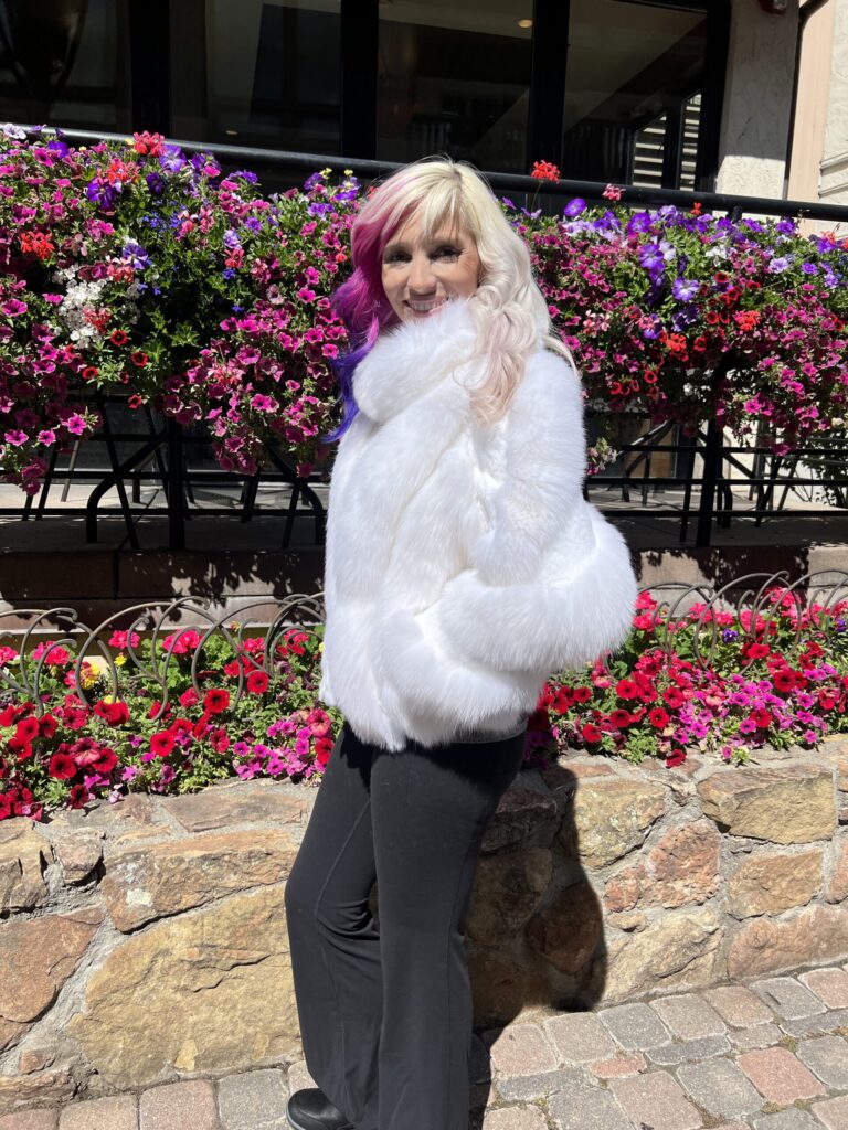 Our white fox and rabbit jacket combines dense fox fur with soft rabbit fur. This jacket is a practical choice for those seeking warmth with a touch...