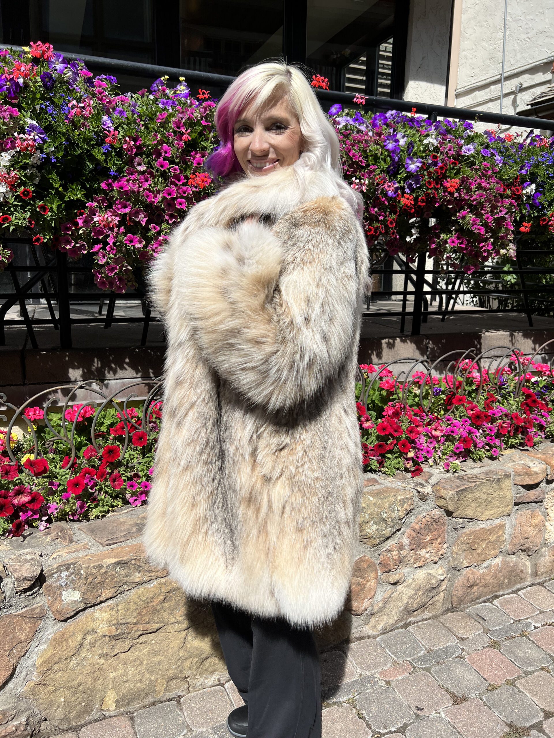 Our women's Canadian lynx coat adds a statement of luxury to any outfit. Made from soft, warm, plush lynx fur, this jacket offers comfort and protection against the cold. Its design emphasizes lynx fur's distinctive texture and colors, making it suitable for both formal and casual occasions.