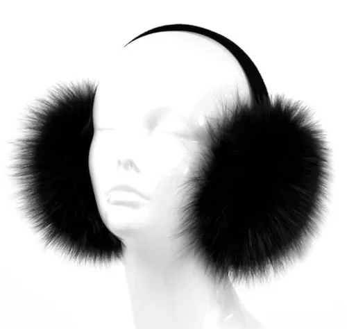 These black fox earmuffs keep your ears warm with soft, fluffy fur. Their sleek color adds elegance. Additionally, they complement any winter outfit perfectly.