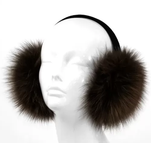 Our brown fox earmuffs keep your ears cozy with soft, full fur. Their rich color adds warmth. Additionally, they enhance any winter look beautifully.