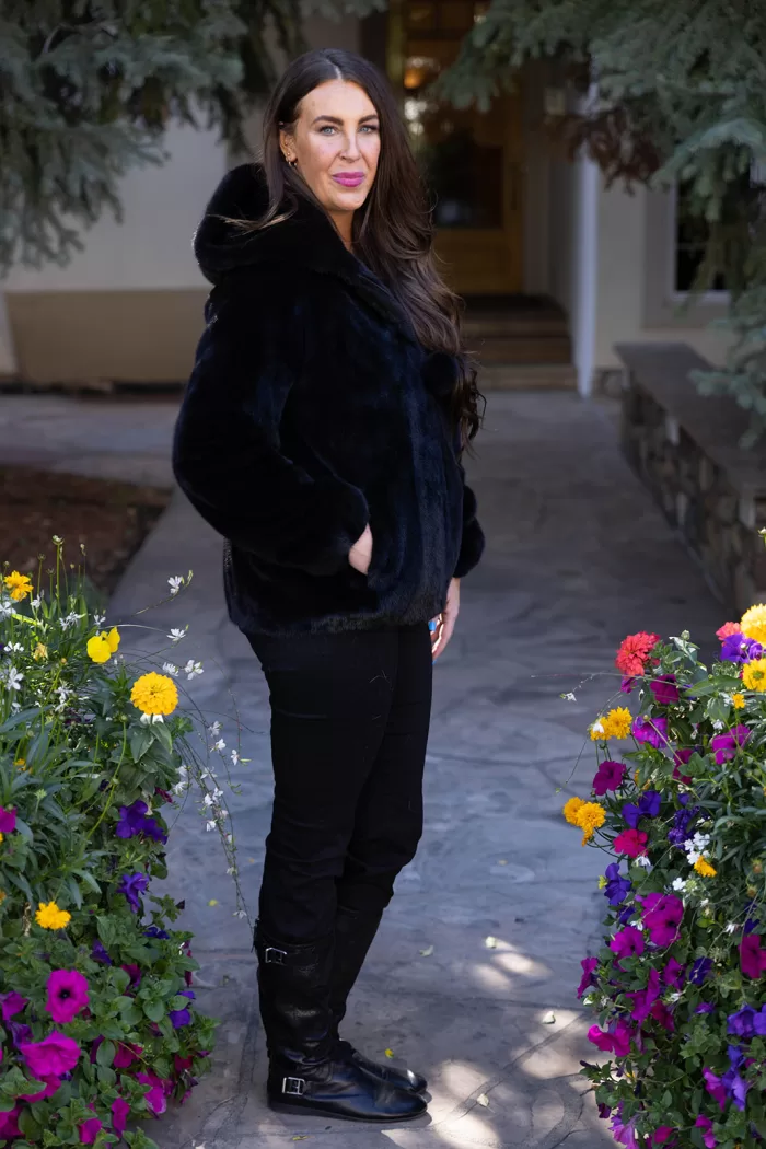 This black ranch mink zip-up jacket combines luxury with practicality. The sleek black mink fur adds elegance, while the zip-up design ensures ease and versatility. This jacket keeps you warm and stylish, making it a perfect choice for any occasion.v