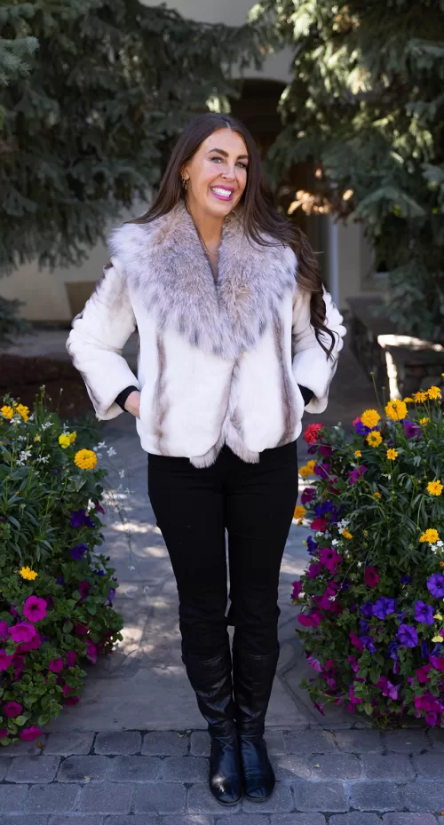 This natural sapphire cross mink jacket with platinum fox trim offers elegance and warmth. The mink’s unique pattern pairs beautifully with the soft platinum fox trim. Additionally, its luxurious design adds a refined touch to any outfit.