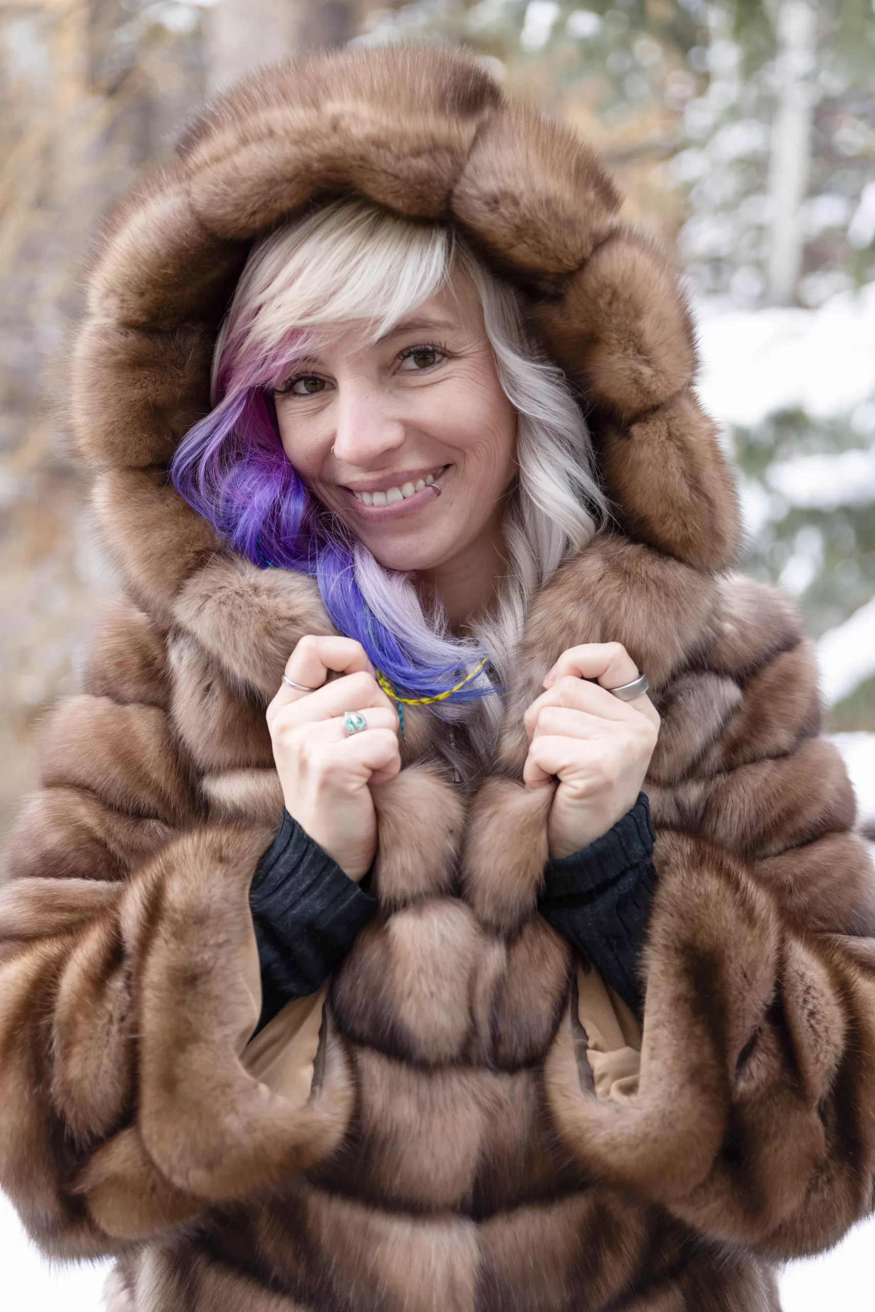 This natural tortora sable jacket with hood highlights elegant tortora tones and a refined silhouette. The hood adds practical style for cooler days. Additionally, this jacket offers timeless luxury perfect for any occasion. You will enjoy sophistication and warmth wherever you go.