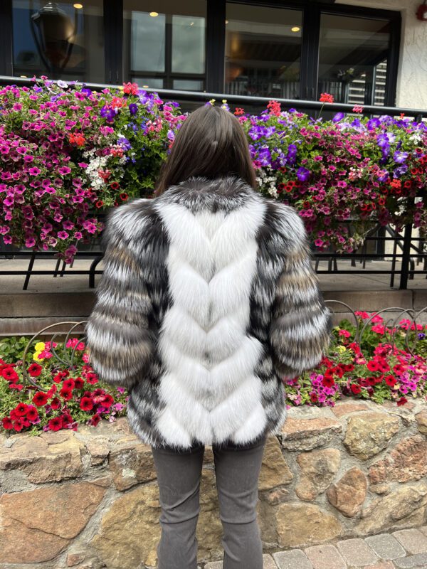 Our women's multi-colored fox jacket stands out for its warmth and playful design. This jacket is a great choice for anyone looking to add a statement...