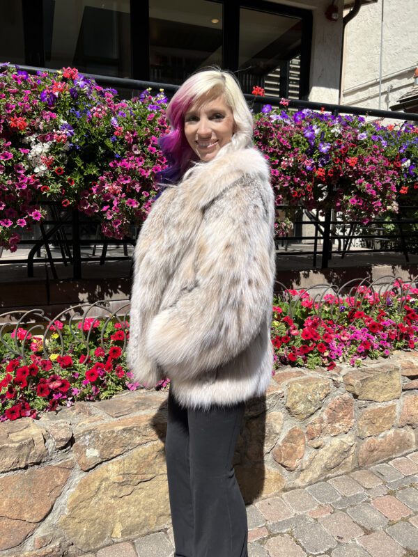 Our women's Canadian lynx jacket adds a statement of luxury to any outfit. Made from soft and warm lynx fur, this jacket offers comfort and protection...