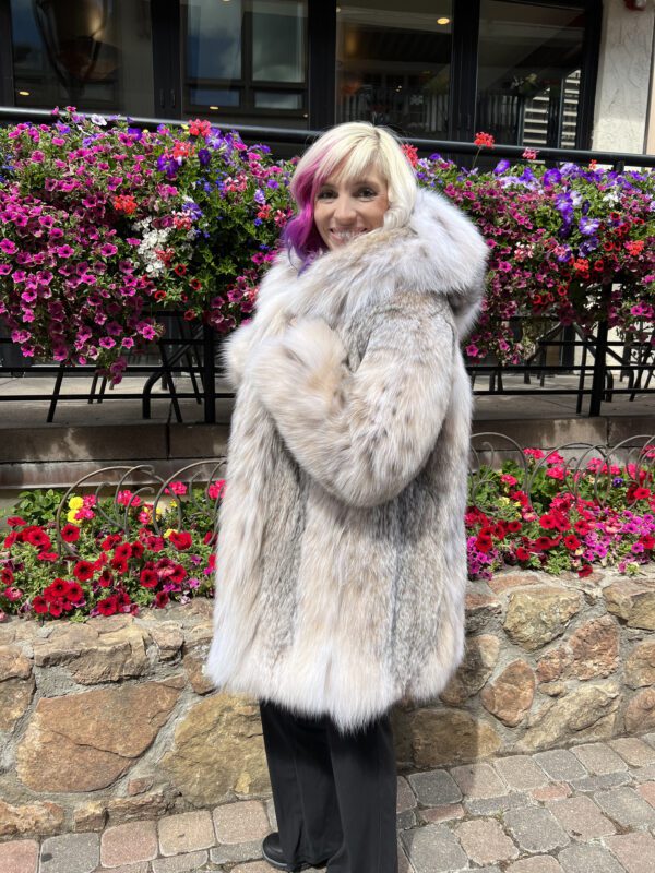 Our Canadian lynx jacket with a hood adds a statement of luxury to any outfit. Made from soft, warm, plush lynx fur, this jacket offers comfort...