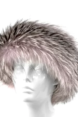 Our dyed soft pink platinum fox headband is a luxe, stylish accessory that is warm and elegant. Made with soft fox fur, it provides comfort and keeps...